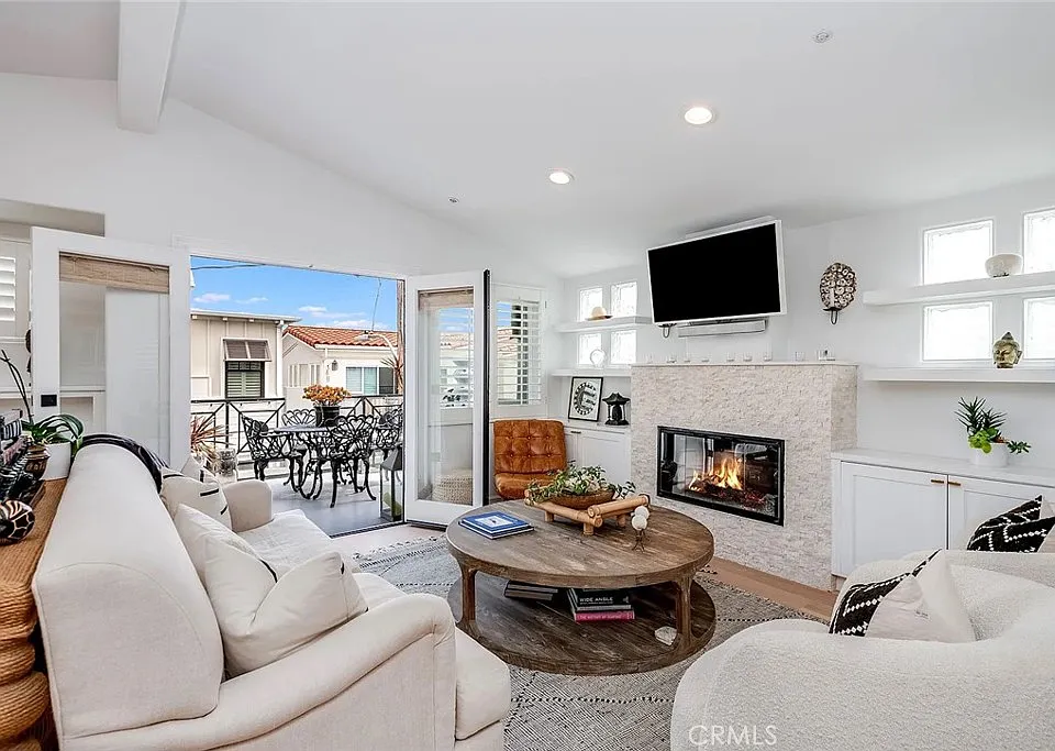 433 Marine Ave #B