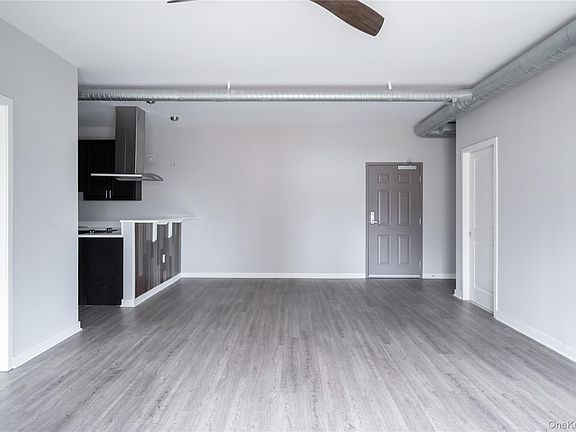 5th image of 128 Vineyard Avenue #209