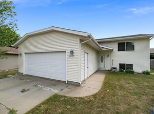 4509 W Oregon St, Sioux Falls, SD 57107