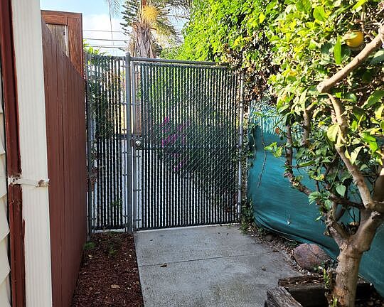 5th image of 547 Brooks Ave #B