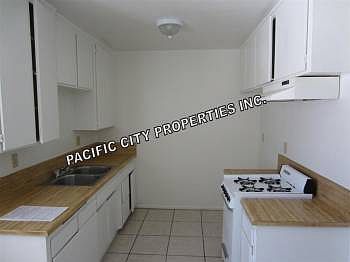 3rd image of 2208 College Ave APT 5