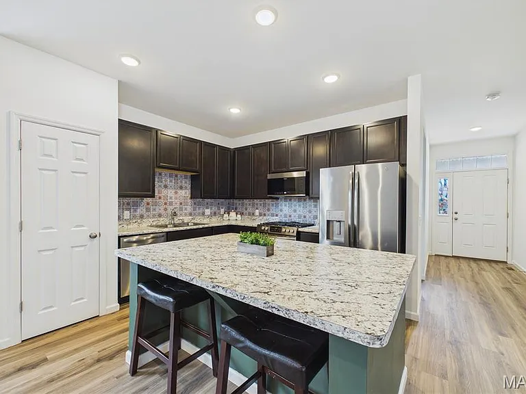 714 Alban Aly — Photo 4