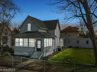 1715 2nd St, Wyandotte, MI 48192