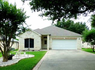 121 Firestone Pl, Meadowlakes, TX 78654