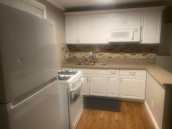 4th image of 503 E Saint Gertrude Pl