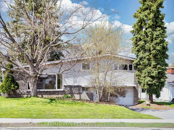 1259 Meadowlands Dr E, Ottawa, ON K2E 6K4