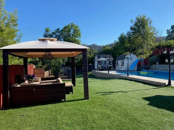 9040 Paradise Park Dr, Lakeside, CA 92040