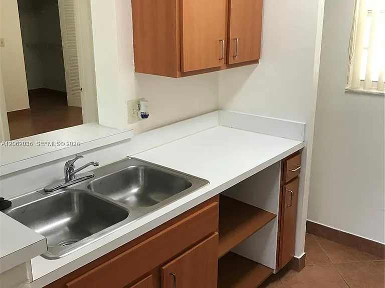 2890 N Oakland Forest Dr #206 — Photo 9