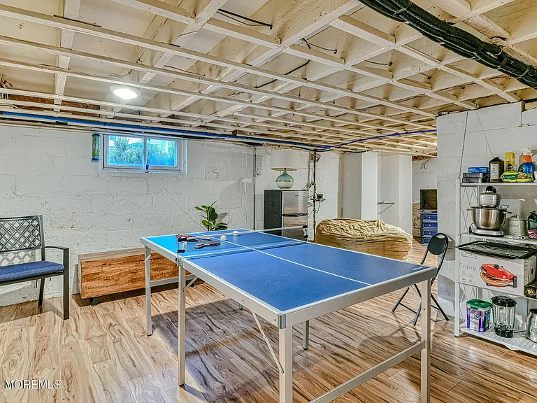 77 Asbury Ave — Photo 22