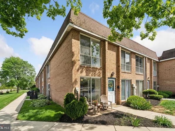 309 Valley Forge Ct, Warminster, PA 18974