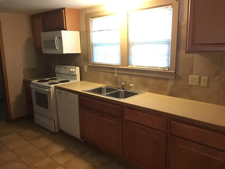 232 1/2 Main St — Photo 5