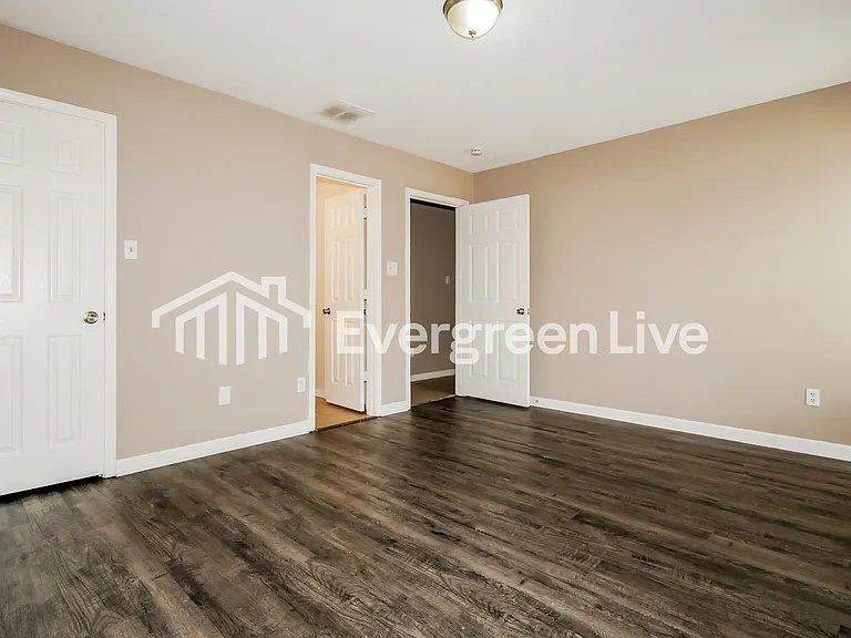 3915 Old Brownsville Rd — Photo 7