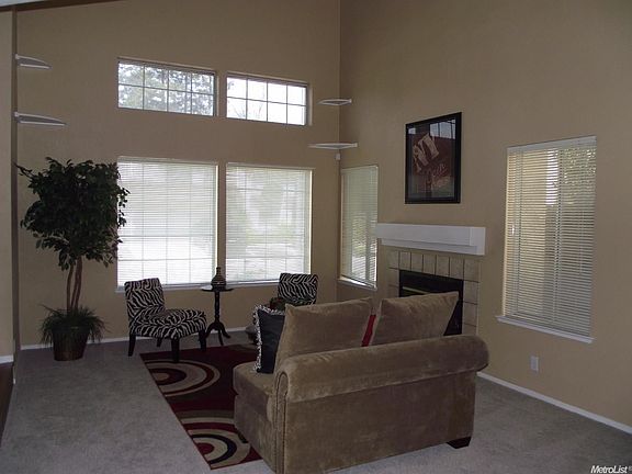 5th image of 8510 Thornbury Dr