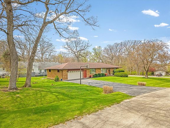 2nd image of 632 Hickory Ct