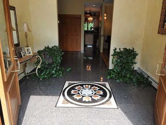 2nd image of 128 Lake Shore Dr