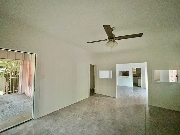 6124 Goforth St — Photo 4