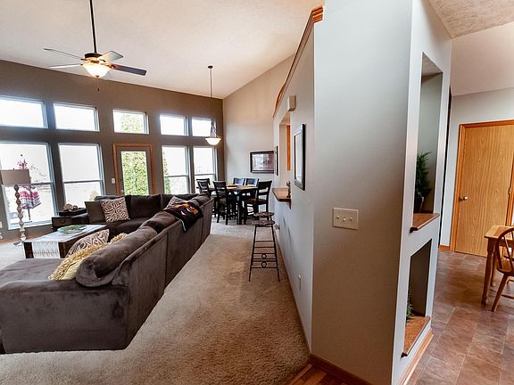 4th image of 118 Beech Dr