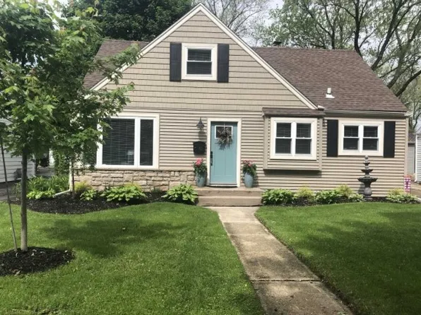 922 N Dryden Ave, Arlington Heights, IL 60004
