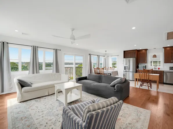 81D Sylvia Ln, Westport, MA 02790