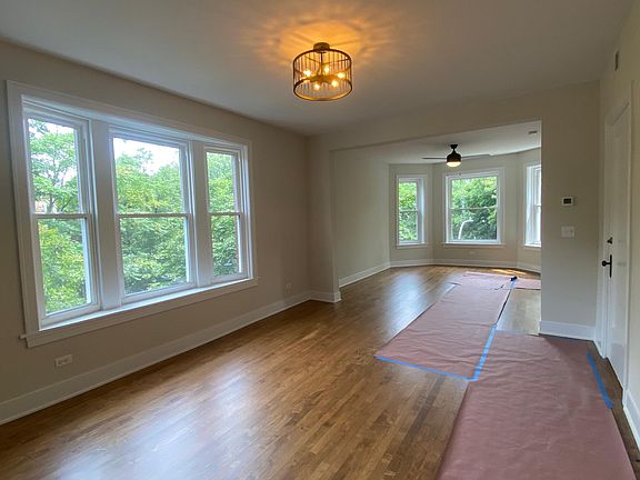 3rd image of 3656 N Magnolia Ave #2
