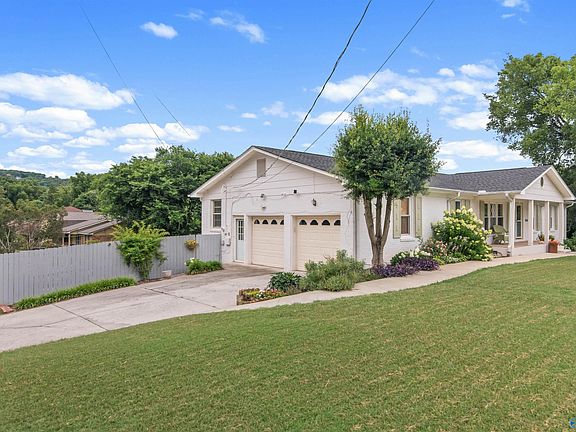 4th image of 1918 Rosalie Ridge Dr NE