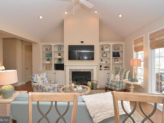 4th image of 29618 Turnberry Dr
