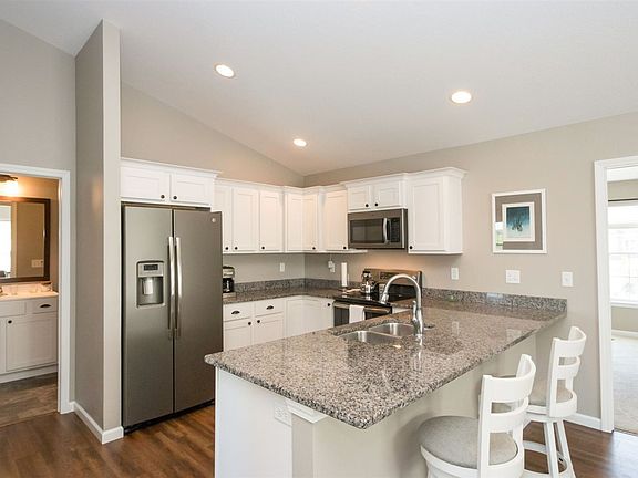 4th image of 1857 Carroll Ct