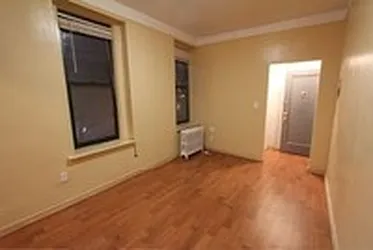 Rented by Robyn Lee, LREB