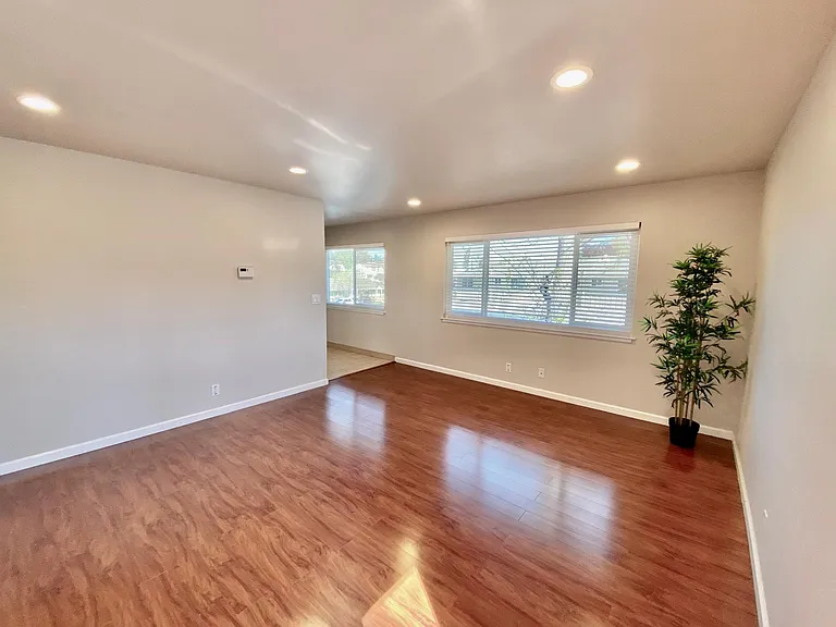 695 Sierra Vista Ave #3 — Photo 1