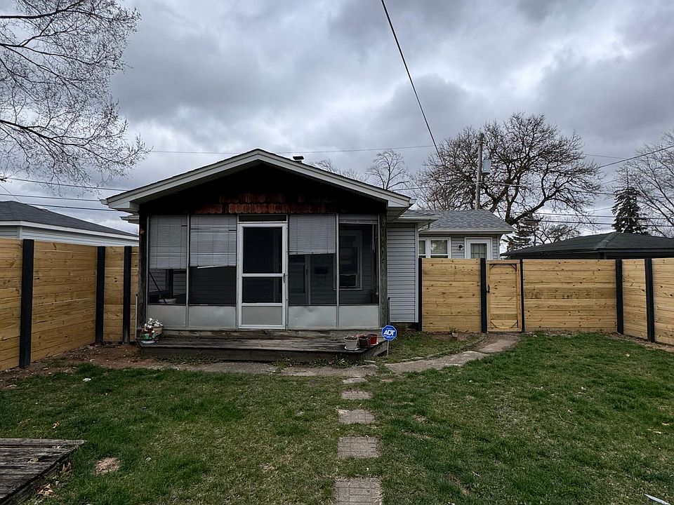 1st image of 18231 Oakwood Ave #C