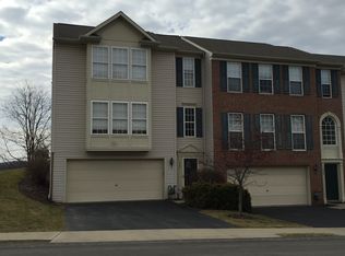 527 Village Green Blvd W, Mars, PA 16046