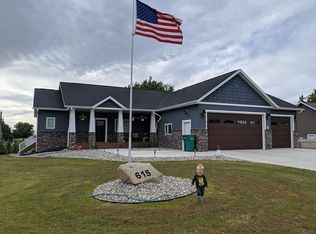 615 2nd St, Arthur, ND 58006