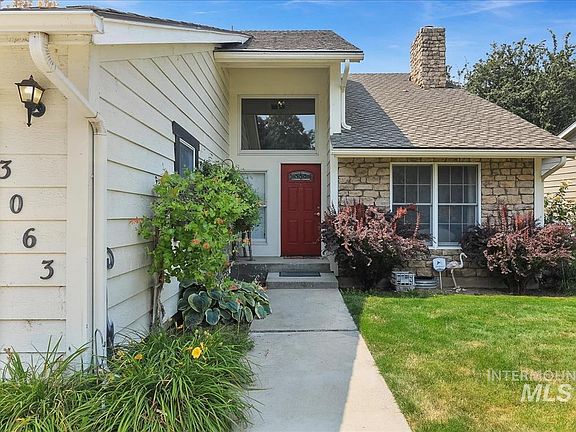 2nd image of 3063 S Lakewood Way