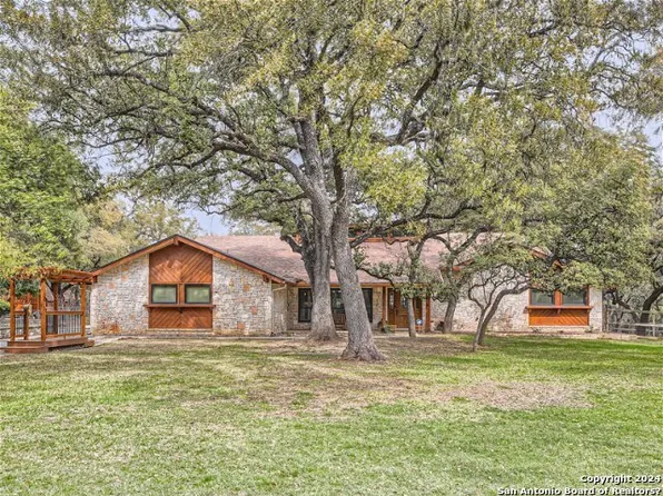 29280 Seabiscuit Dr, Fair Oaks Ranch, TX 78015