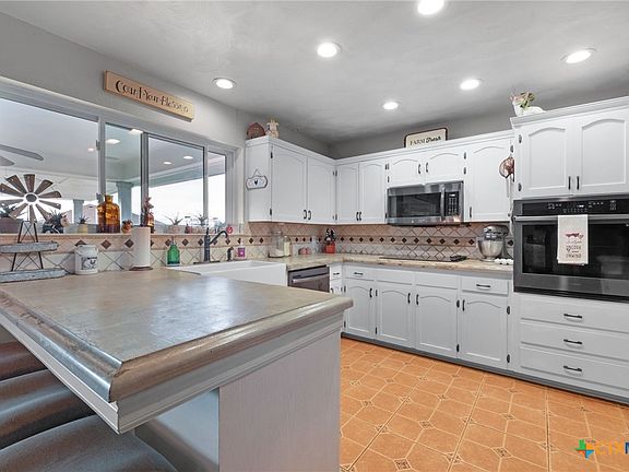 4th image of 324 County Road 4932