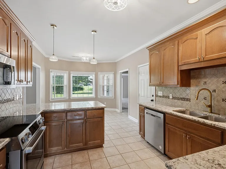2819 Willowick Trl SE — Photo 10