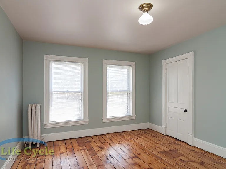 335 Washington St SE — Photo 27