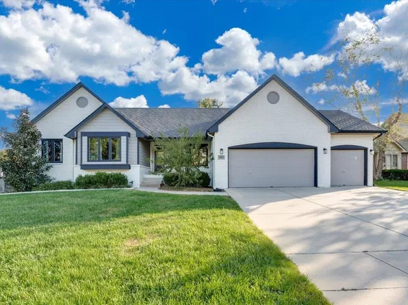 10111 E Mainsgate Cir, Wichita, KS 67226