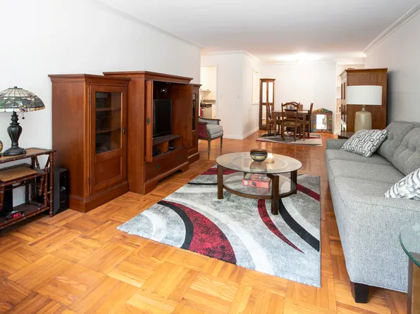 333 East 66th Street 3L image 3 of 12