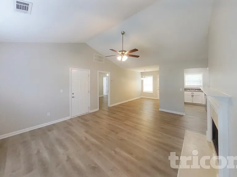 126 Millwheel Dr — Photo 3