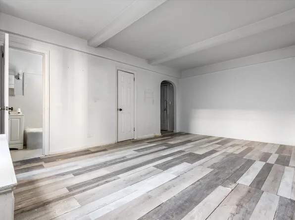 339 East 58th Street image 3 of 9