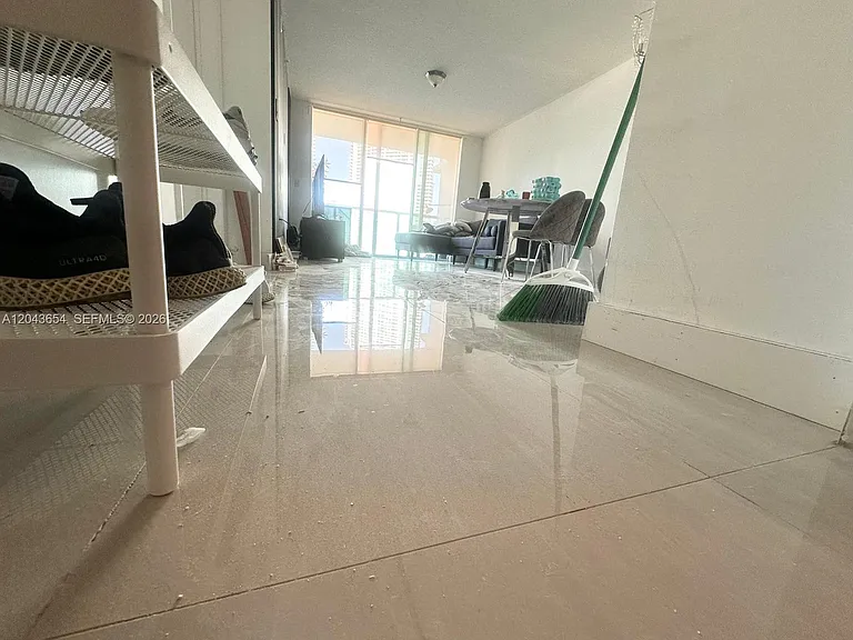 31 SE 5th Ave #1203 — Photo 4