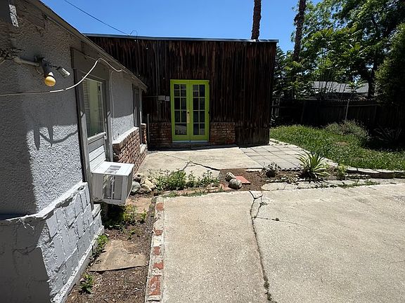 2nd image of 515 Glenwood Dr #1/2