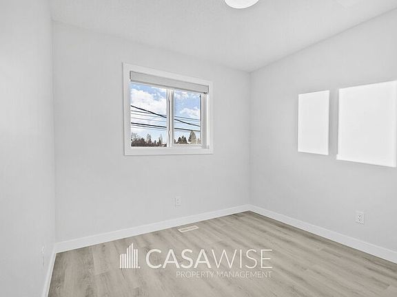 5th image of 10250G 157th St NW
