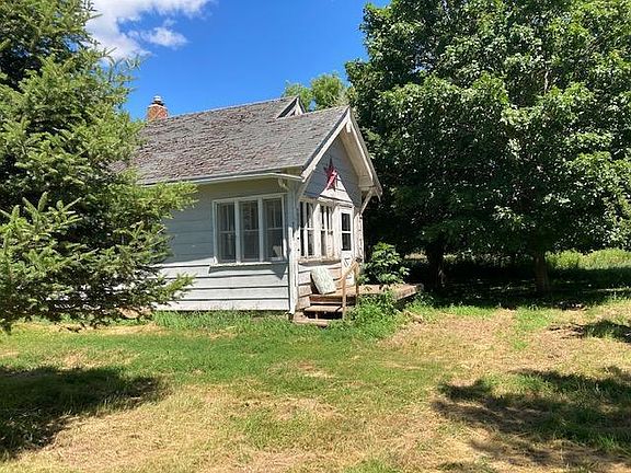 4th image of 41275 Peterson Ave
