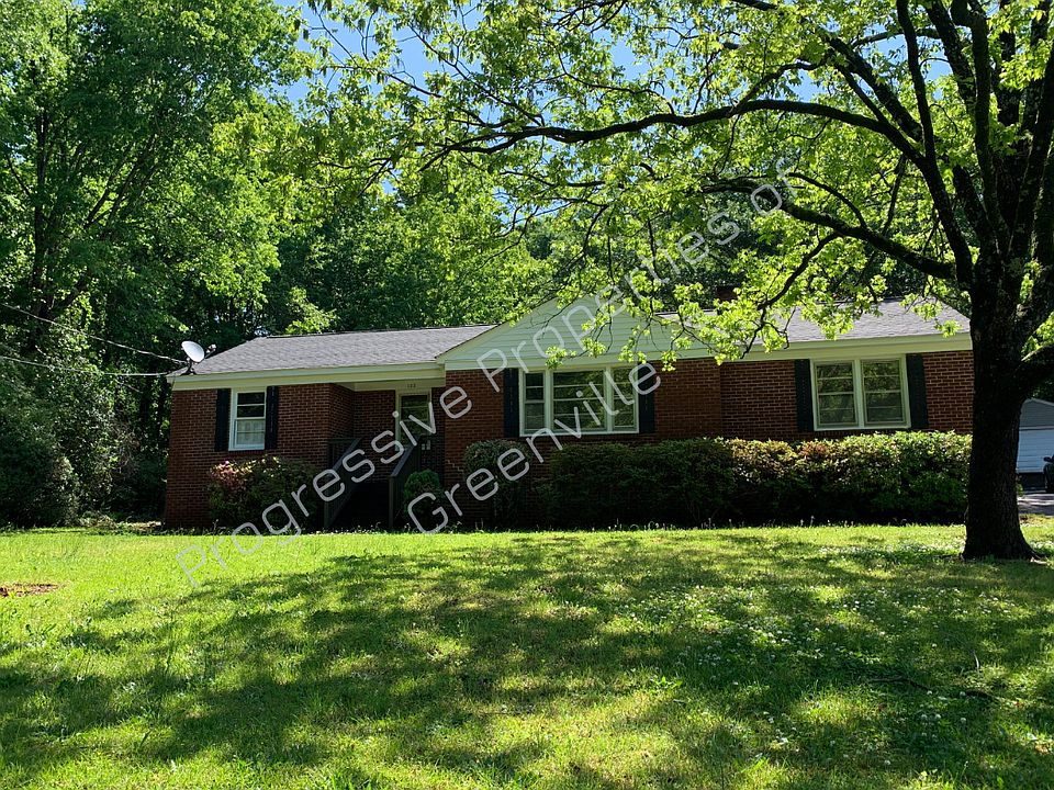 1st image of 122 Woodland Dr #1