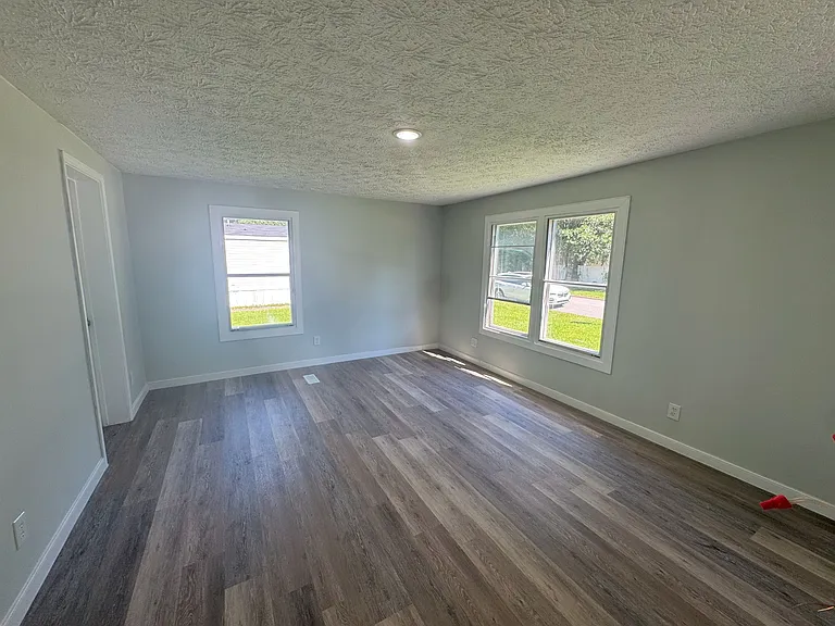 1103 Lovell Ct — Photo 11