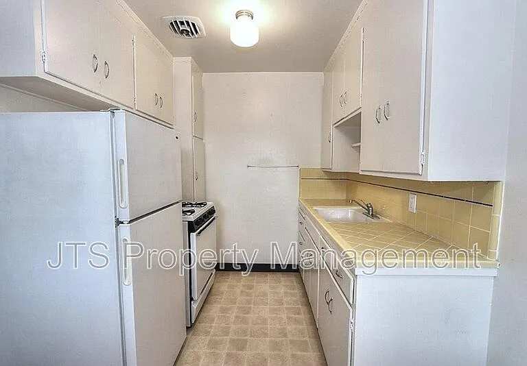 4439 V St #5 — Photo 41