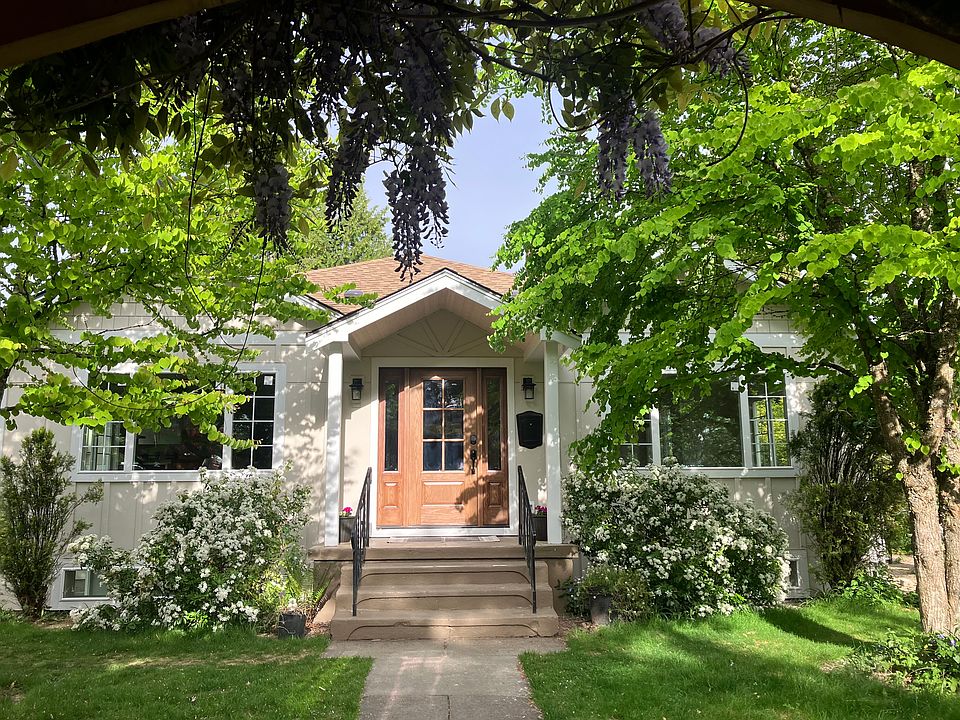 1st image of 603 N 122nd St