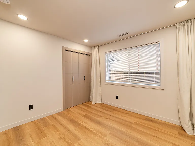 10012 SE 247th Pl — Photo 14